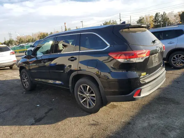 5TDJZRFH4JS847128 2018 TOYOTA HIGHLANDER - Image 2