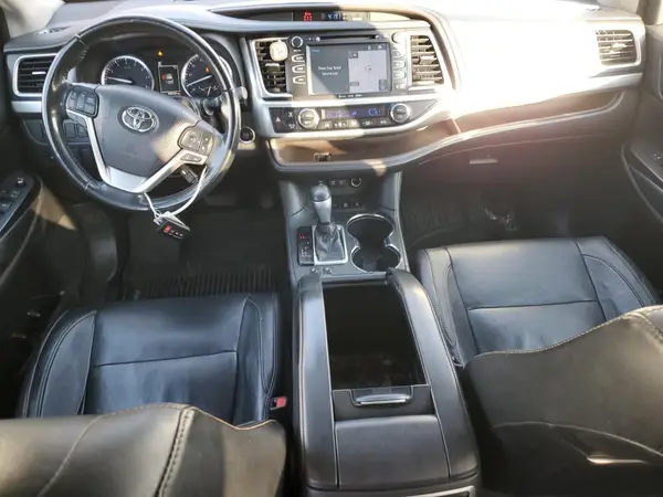 5TDJZRFH4JS847128 2018 TOYOTA HIGHLANDER - Image 8