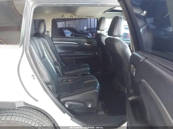 5TDJZRFH4JS849929 2018 TOYOTA HIGHLANDER - Image 8