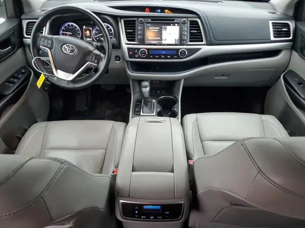 5TDJZRFH4JS851776 2018 TOYOTA HIGHLANDER - Image 8