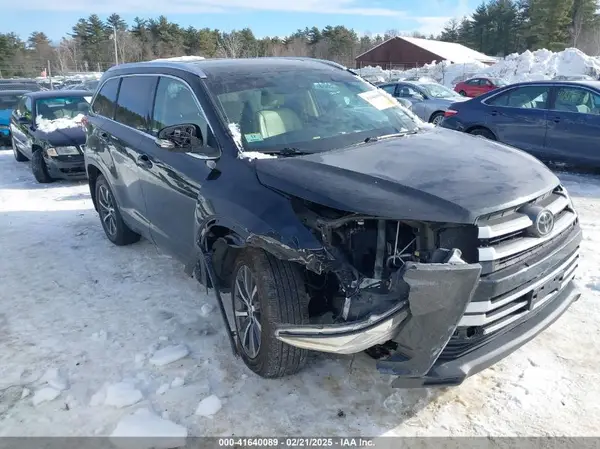 5TDJZRFH4JS859036 2018 TOYOTA HIGHLANDER - Image 1