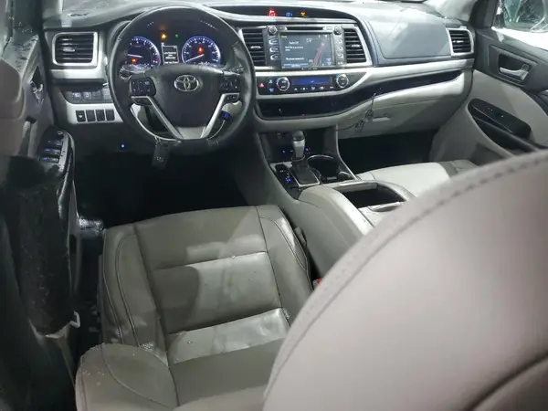 5TDJZRFH4JS864995 2018 TOYOTA HIGHLANDER - Image 8