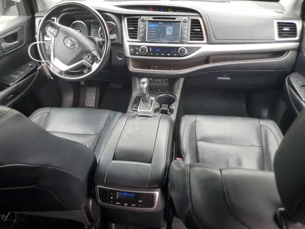 5TDJZRFH4JS869940 2018 TOYOTA HIGHLANDER - Image 8