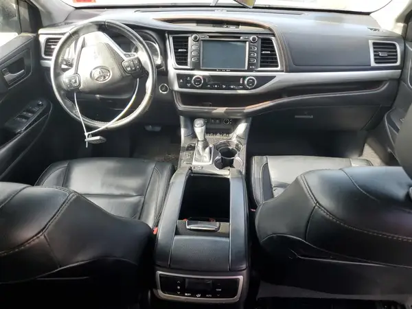 5TDJZRFH4JS875107 2018 TOYOTA HIGHLANDER - Image 8
