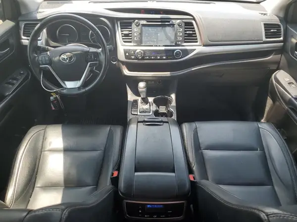 5TDJZRFH4JS875821 2018 TOYOTA HIGHLANDER - Image 8