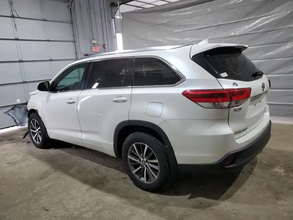 5TDJZRFH4JS877522 2018 TOYOTA HIGHLANDER - Image 2