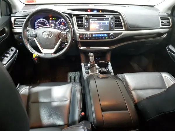 5TDJZRFH4JS877522 2018 TOYOTA HIGHLANDER - Image 8