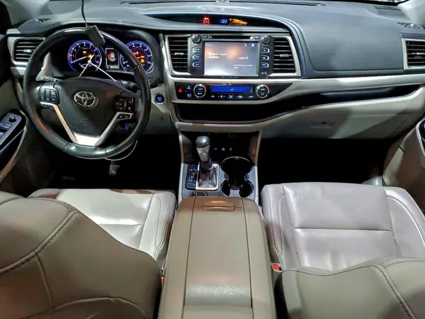 5TDJZRFH4JS880789 2018 TOYOTA HIGHLANDER - Image 8