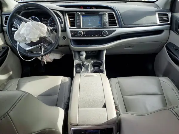 5TDJZRFH4JS881005 2018 TOYOTA HIGHLANDER - Image 8