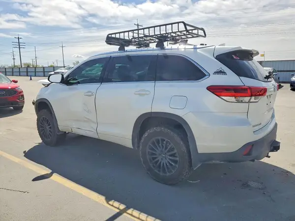 5TDJZRFH4JS883515 2018 TOYOTA HIGHLANDER - Image 2
