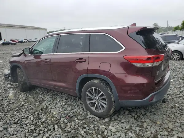 5TDJZRFH4JS905514 2018 TOYOTA HIGHLANDER - Image 2