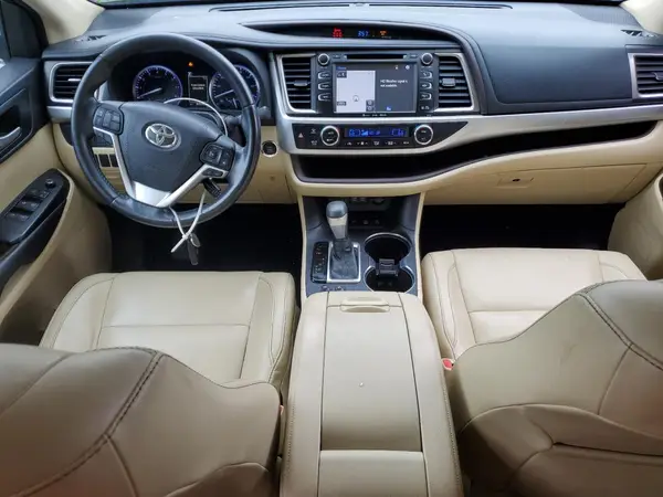 5TDJZRFH4JS905514 2018 TOYOTA HIGHLANDER - Image 8