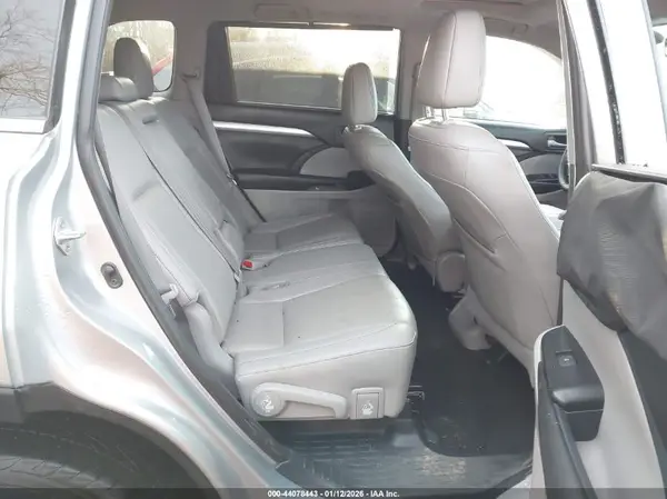 5TDJZRFH4KS566559 2019 TOYOTA HIGHLANDER - Image 8