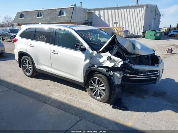5TDJZRFH4KS568084 2019 TOYOTA HIGHLANDER - Image 1