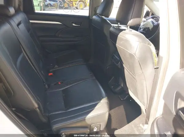 5TDJZRFH4KS568084 2019 TOYOTA HIGHLANDER - Image 8