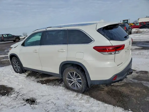 5TDJZRFH4KS570482 2019 TOYOTA HIGHLANDER - Image 2