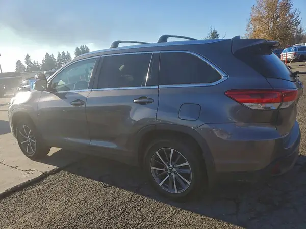 5TDJZRFH4KS571907 2019 TOYOTA HIGHLANDER - Image 2
