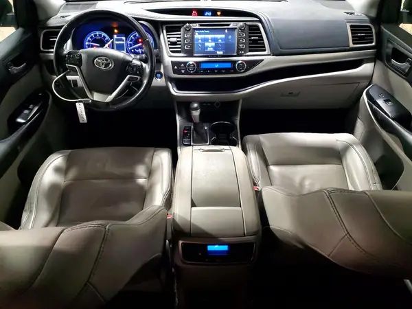 5TDJZRFH4KS575410 2019 TOYOTA HIGHLANDER - Image 8