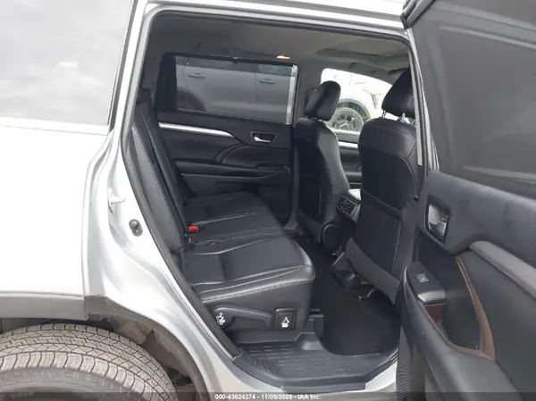 5TDJZRFH4KS576735 2019 TOYOTA HIGHLANDER - Image 8