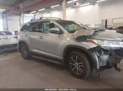 5TDJZRFH4KS579893 2019 TOYOTA HIGHLANDER