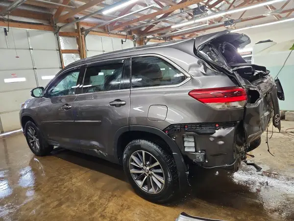5TDJZRFH4KS584611 2019 TOYOTA HIGHLANDER - Image 2