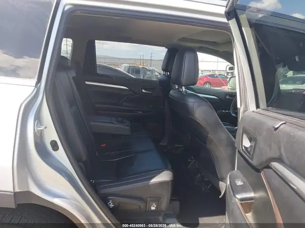 5TDJZRFH4KS588089 2019 TOYOTA HIGHLANDER - Image 8