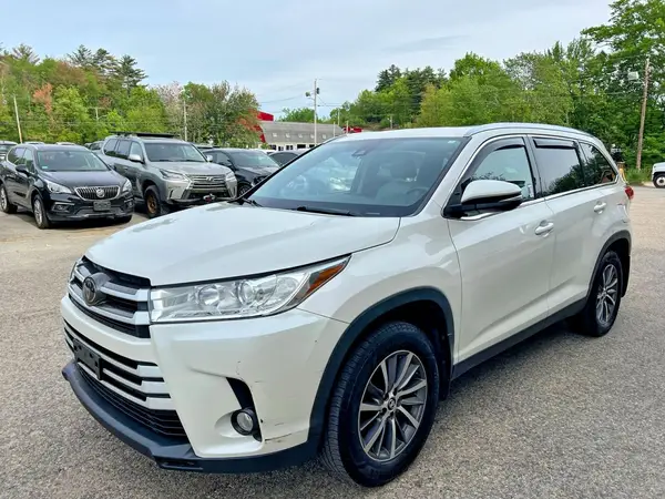 5TDJZRFH4KS588142 2019 TOYOTA HIGHLANDER - Image 2