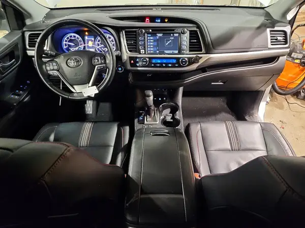 5TDJZRFH4KS588805 2019 TOYOTA HIGHLANDER - Image 8