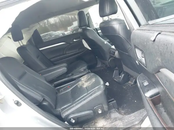5TDJZRFH4KS590151 2019 TOYOTA HIGHLANDER - Image 8