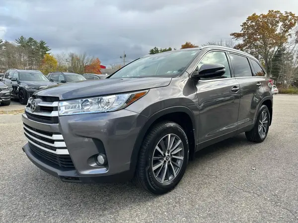 5TDJZRFH4KS592627 2019 TOYOTA HIGHLANDER - Image 2