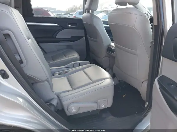 5TDJZRFH4KS594801 2019 TOYOTA HIGHLANDER - Image 8