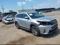 5TDJZRFH4KS597195 2019 TOYOTA HIGHLANDER