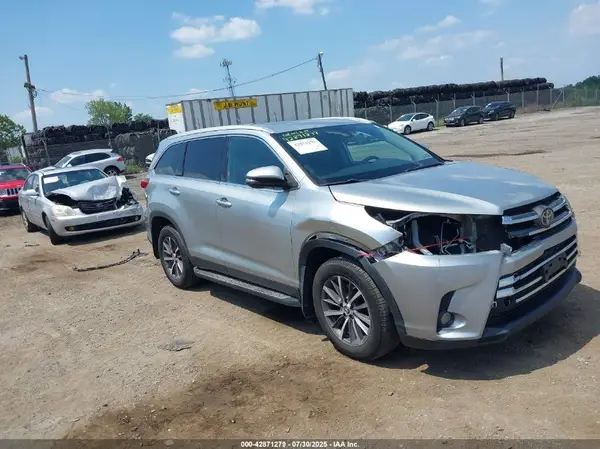 5TDJZRFH4KS597195 2019 TOYOTA HIGHLANDER - Image 1