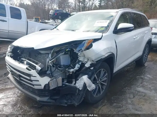 5TDJZRFH4KS597505 2019 TOYOTA HIGHLANDER - Image 2