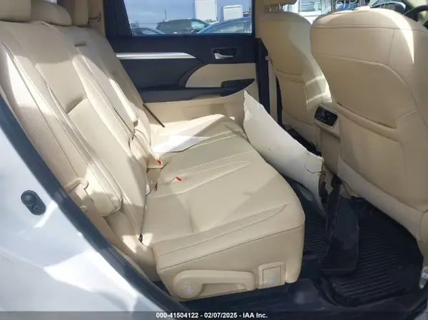 5TDJZRFH4KS597505 2019 TOYOTA HIGHLANDER - Image 8