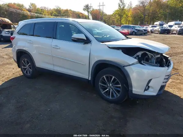 5TDJZRFH4KS601892 2019 TOYOTA HIGHLANDER - Image 1