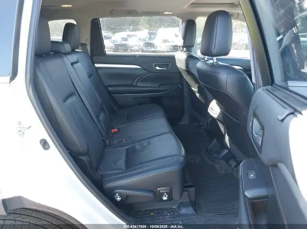 5TDJZRFH4KS601892 2019 TOYOTA HIGHLANDER - Image 8