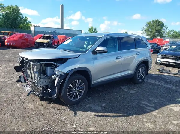5TDJZRFH4KS605313 2019 TOYOTA HIGHLANDER - Image 2