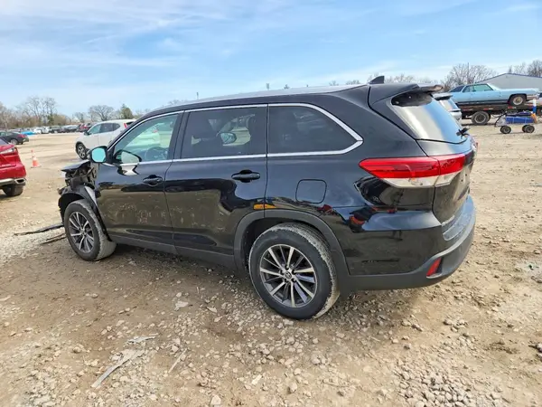 5TDJZRFH4KS610785 2019 TOYOTA HIGHLANDER - Image 2