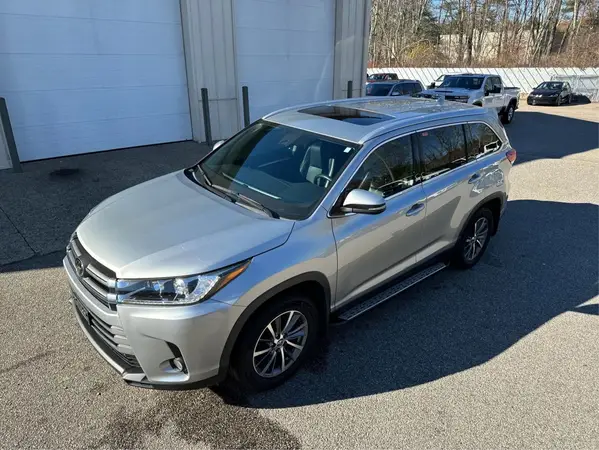5TDJZRFH4KS615176 2019 TOYOTA HIGHLANDER - Image 2