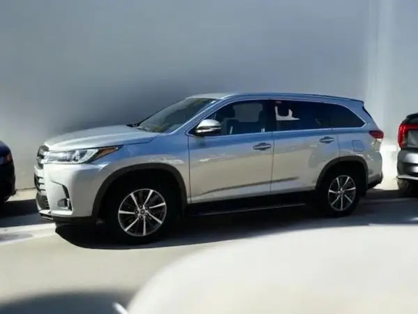 5TDJZRFH4KS61517X 2019 TOYOTA HIGHLANDER - Image 2