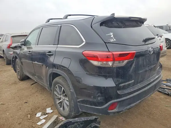 5TDJZRFH4KS618255 2019 TOYOTA HIGHLANDER - Image 2