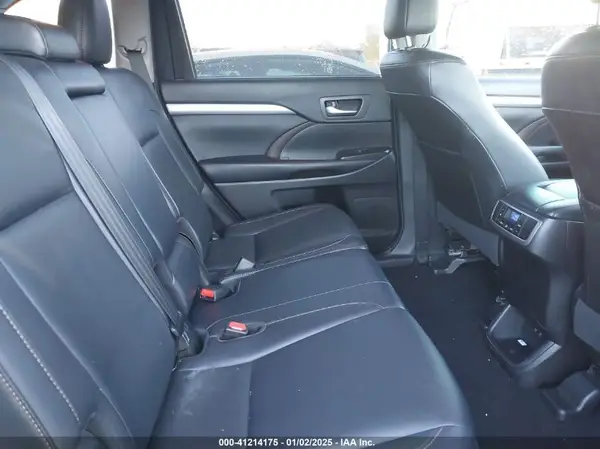 5TDJZRFH4KS620734 2019 TOYOTA HIGHLANDER - Image 8
