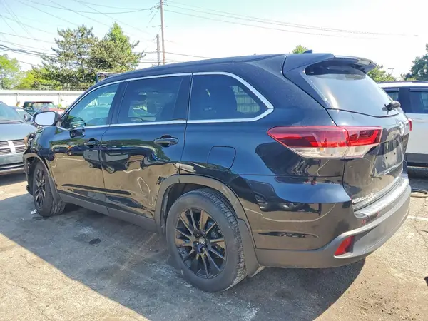 5TDJZRFH4KS623584 2019 TOYOTA HIGHLANDER - Image 2