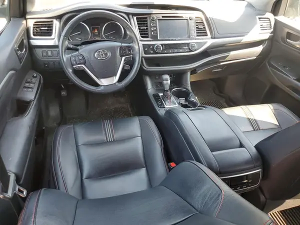 5TDJZRFH4KS623584 2019 TOYOTA HIGHLANDER - Image 8