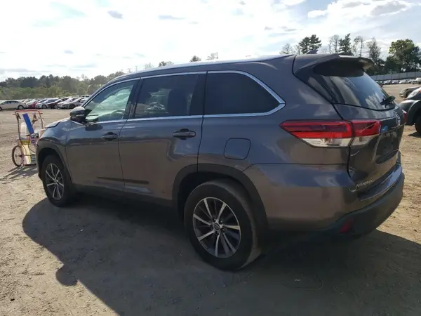 5TDJZRFH4KS624475 2019 TOYOTA HIGHLANDER - Image 2