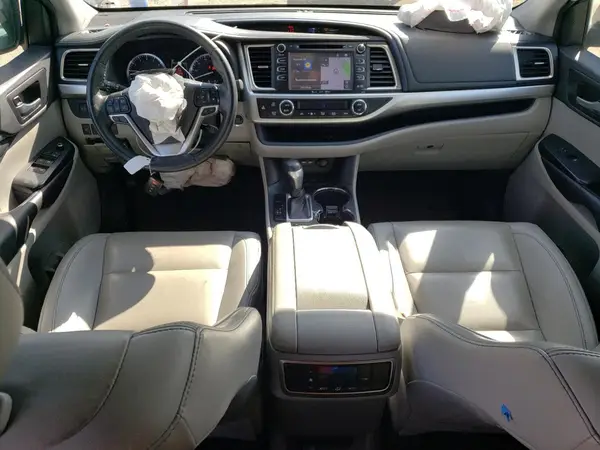5TDJZRFH4KS624475 2019 TOYOTA HIGHLANDER - Image 8