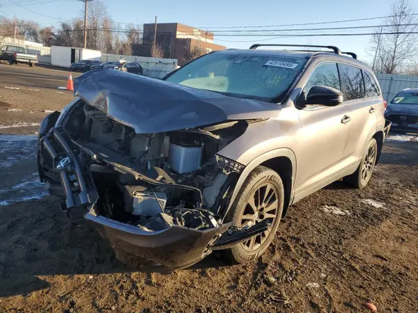 5TDJZRFH4KS628171 2019 TOYOTA HIGHLANDER - Image 1