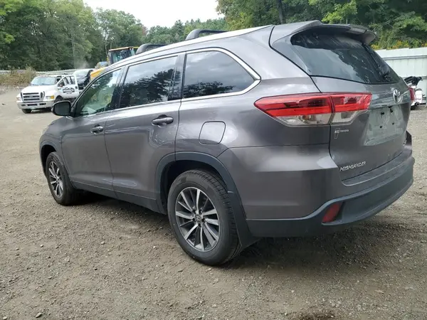 5TDJZRFH4KS629658 2019 TOYOTA HIGHLANDER - Image 2