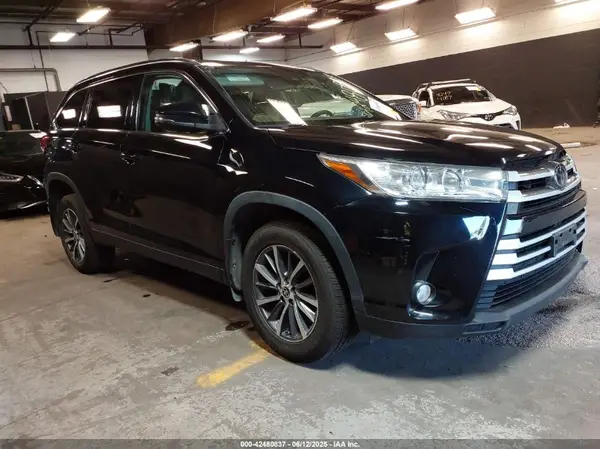 5TDJZRFH4KS629952 2019 TOYOTA HIGHLANDER - Image 1